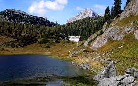 Es befindet sich in einer wunderschönen lage in der kernzone des nationalparks berchtesgaden auf 1638m. Karlingerhaus Wikipedia