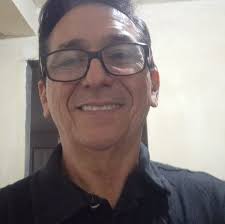 A esposa do secretário, Isabel Fonteles, foi deixada no quarto pelos  criminosos devido sua gravidez.