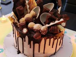 Uberraschungsei Torte Von Firerain Chefkoch Leckere Torten Uberraschungsei Torte Kuchen Und Torten Rezepte