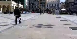 {εικονεσ} by reportaz τρίτη, ιουλίου 20, 2021 παράξενα μια τρομερά ευχάριστη έκπληξη επεφύλασσε, για την ιδιοκτήτρια ενός μεζεδοπωλείου στην πάτρα, ένα από τα γεύματα που ετοιμαζόταν να σερβίρει. Eikones 8lipshs Sthn Patra Ekei Poy Ekanan Parelash 40 000 Atoma H Apolyth Erhmia Video Fwto Agriniopress