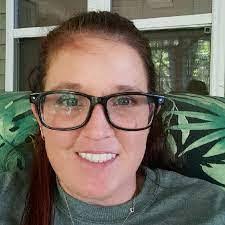 Ashley Hellinger's Instagram, Twitter & Facebook