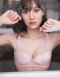 🍭 乃木坂46 山下美月、色白美バストで魅せる初ランジェリーカット解禁！ 1st写真集『忘れられない人』より -  Pop'n'Roll(ポップンロール)