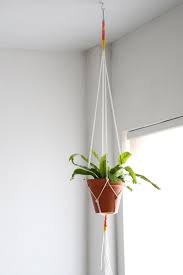 how to make an easy macrame plant hanger diy strands of pearls