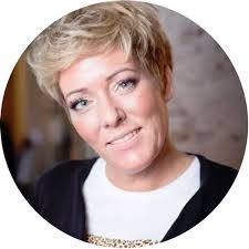 Iris Becker's Instagram, Twitter & Facebook