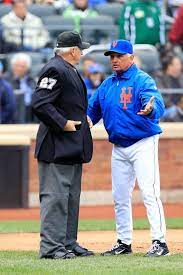 manager terry collins argues with home plate umpire larry vanover before being tossed out of the game in the seventh inning against the washington nationals 野球