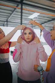 P&c 2019 seventeen eleven music sdn. Nabila Razali Vroom Vroom Sang Hook