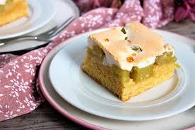 Maybe you would like to learn more about one of these? Rhabarberkuchen Mit Baiserhaube Milk And Hanni