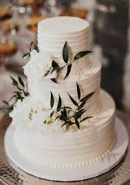 Aria Winter Wedding Inspiration Minneapolis Florist Emily And Tony Winter Wedding Cake Wedding Cakes With Flowers Elegant Wedding Cakes