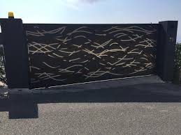 Con lamiera in ferro o zincata sp.3mm, altezza standard 1m. Cancello Carraio In Ferro Con Pannellatura Interna Mondino Srl