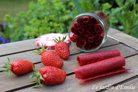 Recolte De Fraises Idees Recettes En 2020 Recette Avec Des Fraises Cuir De Fruit Fraises Et Bananes