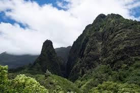 Don't worry, hiking here is very easy! Usa Hawaii Maui Iao Valley State Park The Needle Lavaberg Stockfoto