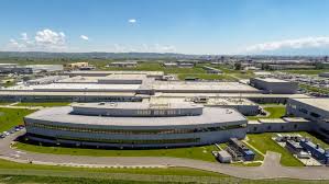 Alocarea de 5 miliarde euro, din care 4,3 miliarde de euro din fonduri europene nerambursabile, face ca programul sa devina cel mai mare angajator din romania in urmatorii ani, a spus rovana plumb. Seful Celui Mai Mare Angajator Privat Din Romania Mai Bine ConectÄƒm Brasovul De Sibiu Prin AutostradÄƒ