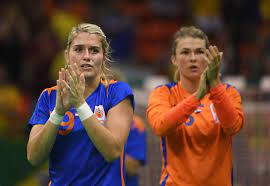 Handball player tess wester will leave the danish club odense after this season. Estavana Polman En Tess Wester Handbal Fotosessies Mensen