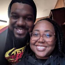 I know it's lunch time but you didn't come here to eat,you came to study.