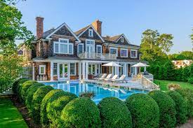 From the main town, just 8 min. 11 Amazing Summer Rental Homes In The Hamptons