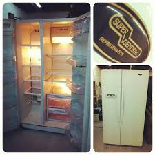 للبيع ثلاجة super general حجم 600 بحالة ممتازة السعر 150 دينار locker storage storage lockers