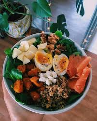 Bowl Mache Oeuf Mollet Pomme Noix Poelee De Potimarron Melange Quinoa Chevre Idee Salade Recettes De Cuisine Oeuf Mollet