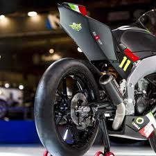 Aprilia Rs 250 Sp Unveiled Road Racers For Young Riders Aprilia Rider Road Racing Motorcycles