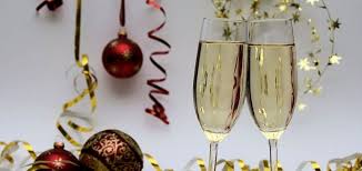 Per augurare il buon anno 2020 a tutti i vostri amici, prendiamo spunto da ispirazioni storiche e frasi simpatiche che si possono trovare in giro per il web. Buon San Silvestro 2020 Auguri Di Fine Anno E Di Buona Vigilia Frasi Immagini E Gif