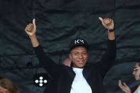 We share an aspiration to grow together. Kylian Mbappe A 20 Ans Sa Relation Avec Sa Mere Je Lui Dis Tout Meme Mes Petites Copines Sur Buzz Insolite Et Culture