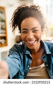 40,088 Young Black Woman Selfie Images, Stock Photos, 3D objects, & Vectors 