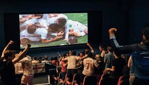 وفي خط الدفاع كايل ووكر، روبن دياز، أيميريك لابورت، جواو كانسيلو. ÙˆØ³Øª Ù‡Ø§Ù… Ø¶Ø¯ Ù…Ø§Ù†Ø´Ø³ØªØ± Ø³ÙŠØªÙŠ Ù…Ø¨Ø§Ø±Ø§Ø© ÙÙŠ Ø§Ù„Ø³ÙŠÙ†Ù…Ø§ ØªØ«ÙŠØ± Ø§Ù„Ø¬Ø¯Ù„