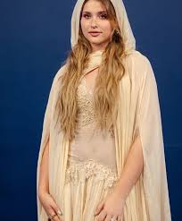 Nicole Wallace nos presenta ‘La Casa de los Espíritus’: “Esta historia merecía ser contada en español”