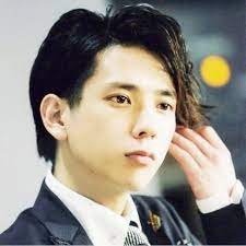 二宮和也の髪型 2020最新 短髪 前髪別などのオーダー セット方法を解説 slope スロープ 二宮 和 也 嵐 漫画 二宮和也 かっこいい