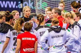 Hier findest du infos zu den spielern und trainern des teams. Kader Fur Em In Danemark Das Sind Die Deutschen Handball Frauen Sportmeldungen Stuttgarter Zeitung