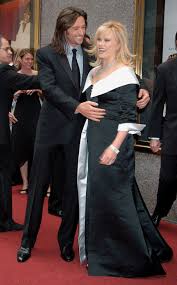 Furness rose to fame in 1988 when she starred in the movie shame, for which she won best actor. Pin On Celeb Wedding Anniversaries
