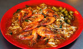 1 biji bawang besar dikisar halus 10 tangkai cili kering dipotong dua direbus dan dikisar halus 2 biji bawang putih dikisar halus.saya cuma hiris cili padi dan diletakkan kicap cair. Netizen Berbalah Kerana Kuey Teow Goreng Basah