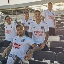 Este sábado, colo colo y deportes iquique, equipos comprometidos con el descenso, igualaron sin goles por la fecha 32. Camiseta Colo Colo Adidas Fotos Clasico Diseno Y Detalles De La Nueva Camiseta Adidas De Colo Colo Para 2021 Redgol