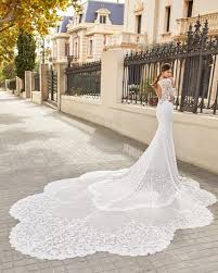 Vestiti da sposa unici, come unica è la storia d'amore che aiutano a raccontare. Abiti Per Sposa Provincia Di Lecce Emozioni Sposa Melissano