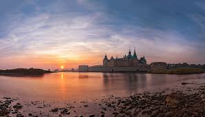Repairs were begun but from the end of the seventeenth century the castle was allowed to fall into disrepair. Kalmar Tourist Information