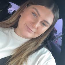 Hi, can anyone recommend any home bakers who make simple cakes & cupcakes. 