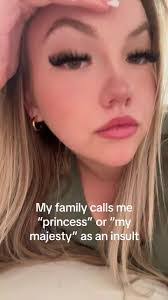 Kendra Jean's Instagram, Twitter & Facebook