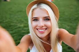 The first step is determining if your hair is healthy enough to bleach. How Long To Wait Between Bleaching Hair Living Gorgeous