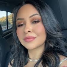 Maria Arias's Instagram, Twitter & Facebook