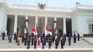 Para menteri yang membantu selain gaji pokok, jajaran menteri di kabinet jokowi juga akan mendapat berbagai tambahan pendapatan menteri pariwisata dan ekonomi kreatif: Berapa Sih Gaji Menteri Kabinet Baru Intip Di Sini