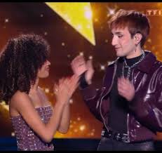 Nouvelle élimination dans la Star Academy, Nikos Aliagas ne peut que  constater ce long "silence" sur le plateau après le verdict