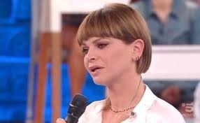 Born 12 august 1986 in galatina, province of lecce) is an italian pop/soul singer, songwriter, producer and tv personality. Amici La Confessione Di Alessandra Amoroso Un Tunnel Nero Il Momento Piu Terribile Un Dramma Nascosto Libero Quotidiano