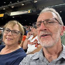 What are the best areas to live in Lagos Portugal for retirees?