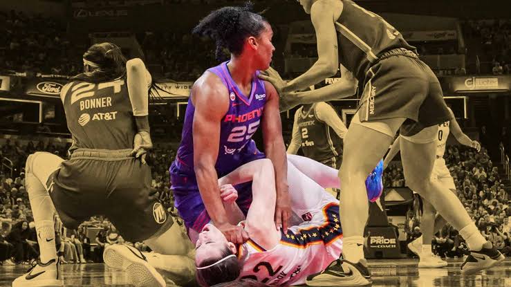 Chiney Ogwumike reacts to Alyssa Thomas- Caitlin Clark incident -  Basketball Network