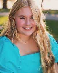 Lacey Mathis's Instagram, Twitter & Facebook