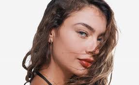 100 DJs mulheres brasileiras que você precisa conhecer