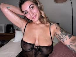 They need you to cuddle them nudes | GLAMOURHOUND.COM