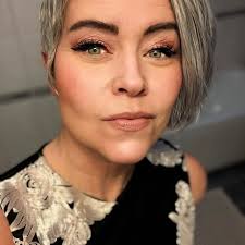 Glasögonbärare! Hur klarar man sig med icke-progressiva glasögon när man är  så här gammal? Går det över huvud taget?