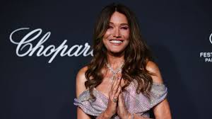 Alessandra zambelli nua 0k views Carla zambeli 733.