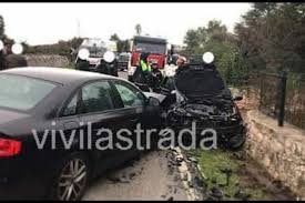 L'incidente avvenuto sulla provinciale che collega fasano a locorotondo ha visto la vettura condotta dai due essere travolta da un'altra vettura. Provincia Castellana Scontro Fra Auto Su Via Selva Di Fasano Muore Una 59enne