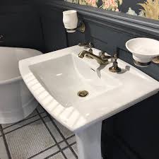 pedestal sinks: what to know before you buy